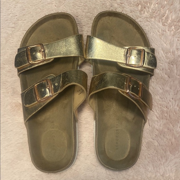 Aeropostale Shoes - Aeropostale Gold Buckle Sandals